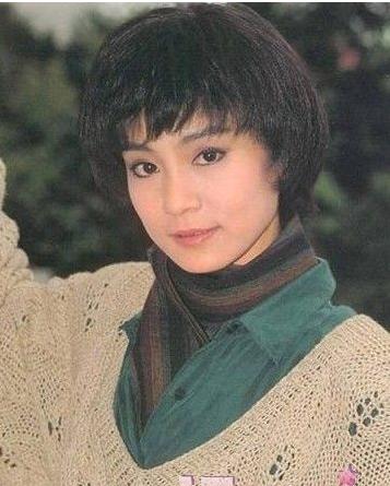 總裁落魄新妻，勵(lì)志故事中的蛻變與挑戰(zhàn)之路